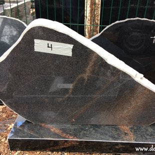 119. Laukakmens kapu pieminekļi