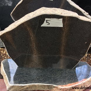 120. Laukakmens kapu pieminekļi