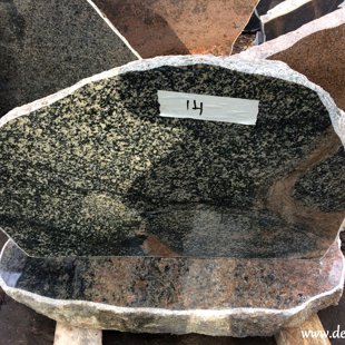 130. Laukakmens kapu pieminekļi