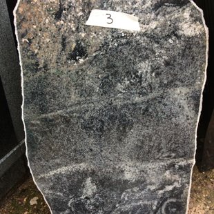 131. Laukakmens kapu pieminekļi