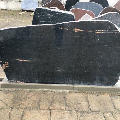 154. Laukakmens kapu pieminekļi