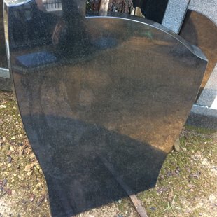 111. Kapu pieminekļi