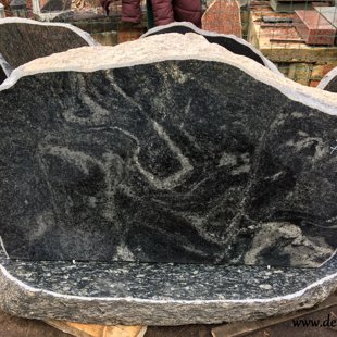 113. Laukakmens kapu pieminekļi