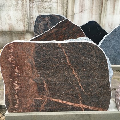 153. Laukakmens kapu pieminekļi