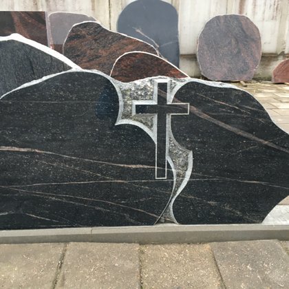 159. Laukakmens kapu pieminekļi