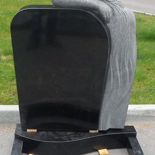 52. Kapu pieminekļi