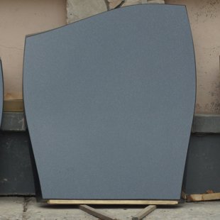 55. Granīta piemineklis