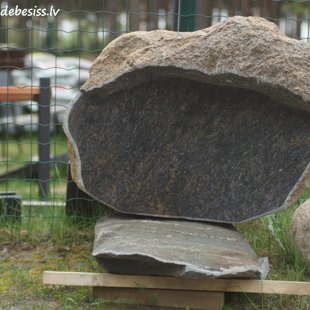 77. Latvijas laukakmens piemineklis