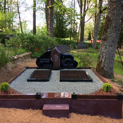 193 granīta pieminekļu kompozīcija