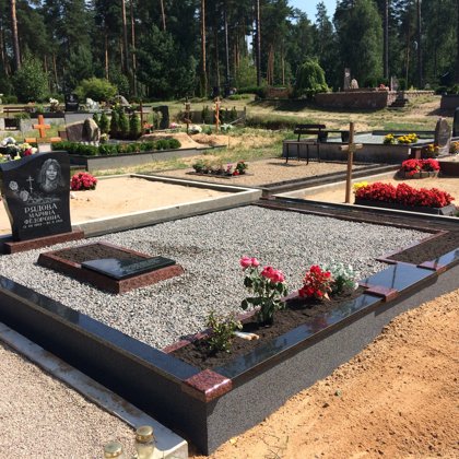 179 granīta kapu piemineklis un kapu labiekārtošana