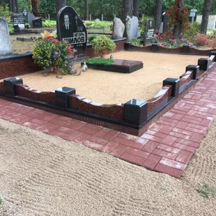 178 granīta kapu piemineklis un kapu vietu labiekārtošana
