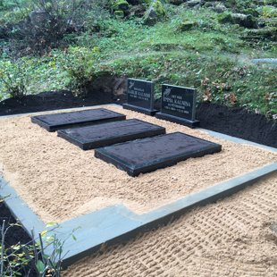 49. Ikšķiles kapi- vēl nepabeigti 