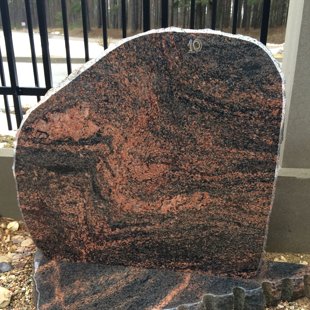 89. Kapu piemineklis