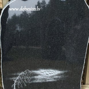 89. Granīta kapakmens ar gravejumu