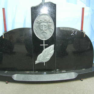 42. Kapu pieminekļi