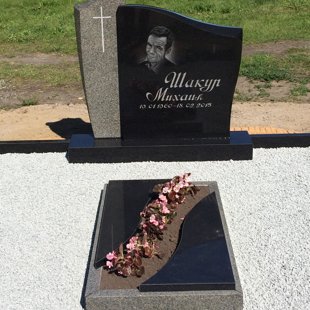 101. Pieminekļu kompozīcija ar portretu un gravējumu