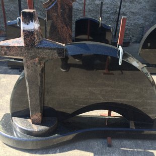 32. Kapu pieminekļi