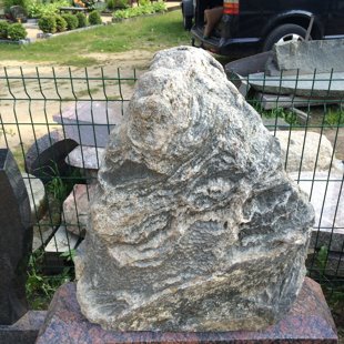 67. Kapu pieminekļi