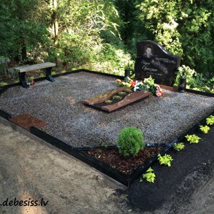 77. Pirmie Meža kapi