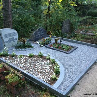 119. Atjaunota kapu vietiņa (šķembas, pārlīmētas apmalītes, pacelta kapu apmalīte un ...)