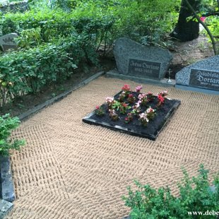 101. Kapu pieminekļi