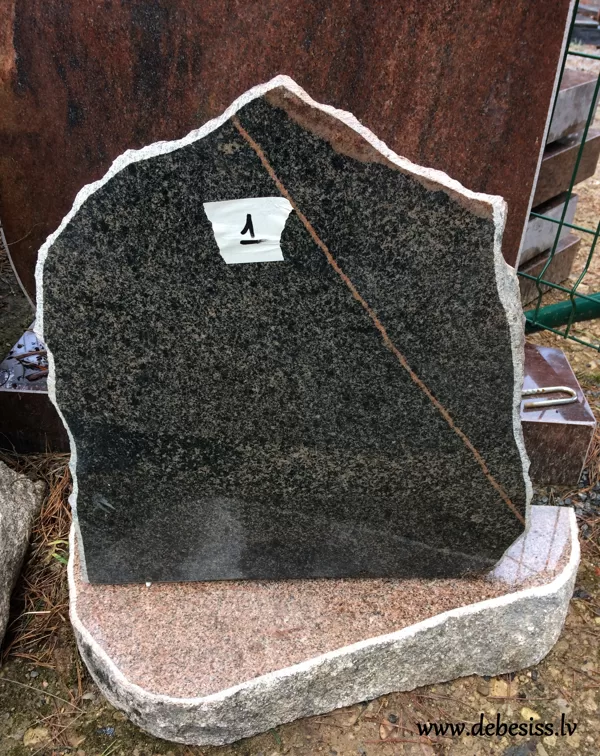 117. Laukakmens kapu pieminekļi