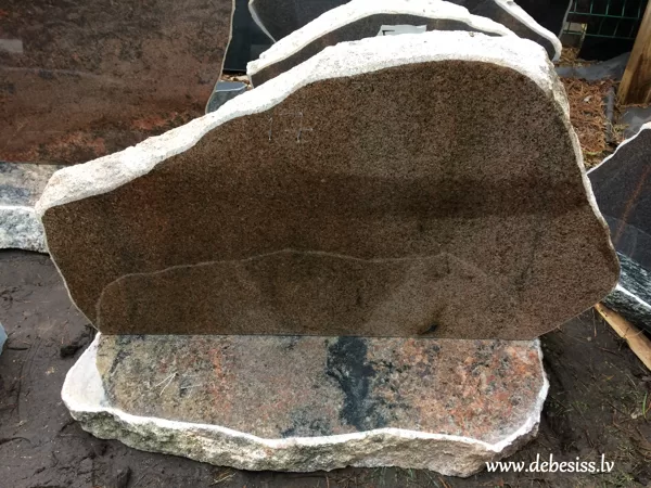 124. Laukakmens kapu pieminekļi