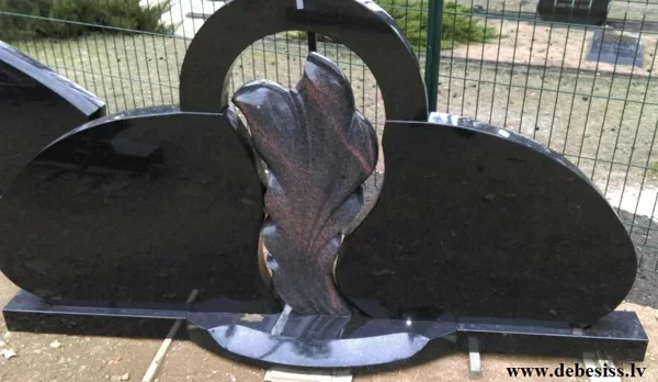 63. Granīta kapu pieminekļu kompozīcija (divvietīga)