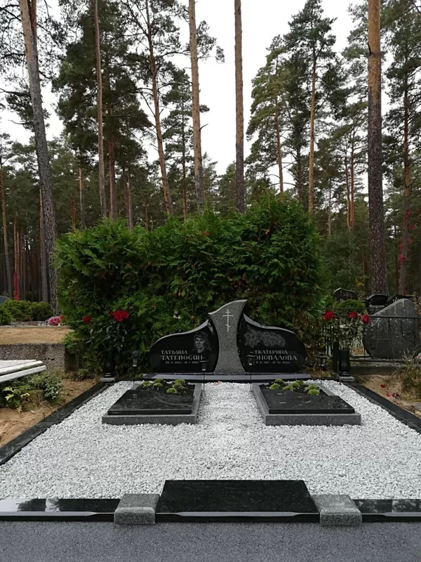 201 granīta pieminekļu kompozīcija